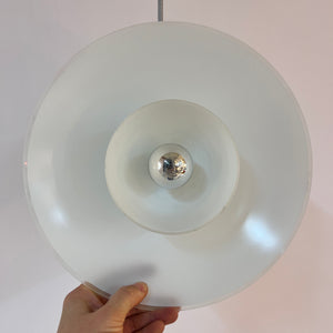 Lamellenlampe Milchglas Chrom aus Dänemark