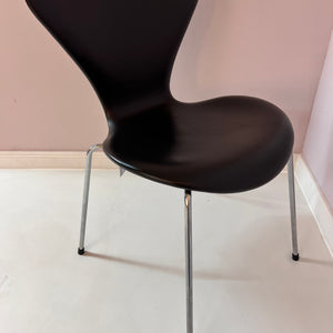 Polsterstuhl Serie 7 dunkelbraun Echtleder von Arne Jacobsen für Fritz Hansen