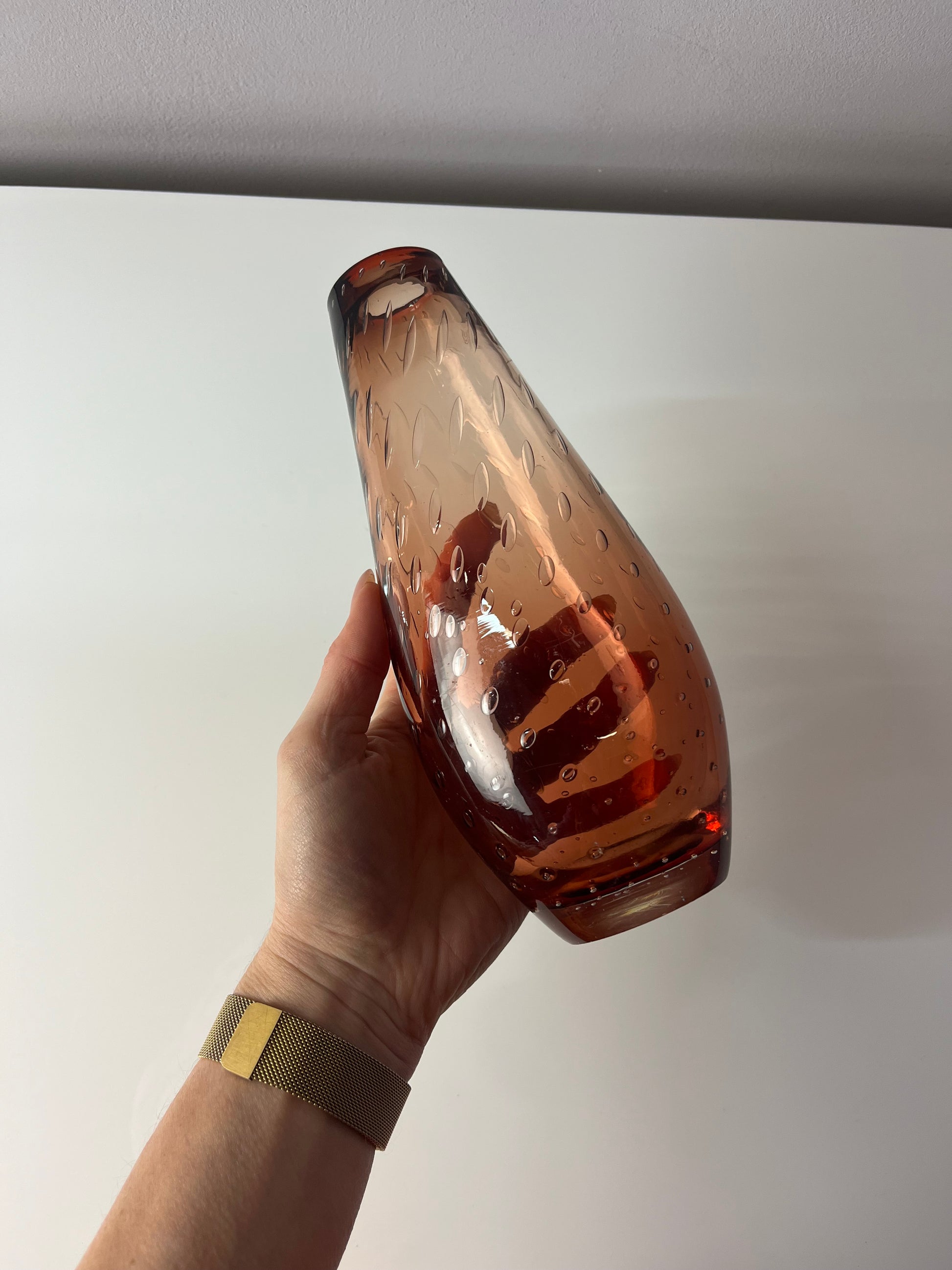 Vase orangebraun mit Einschlüssen