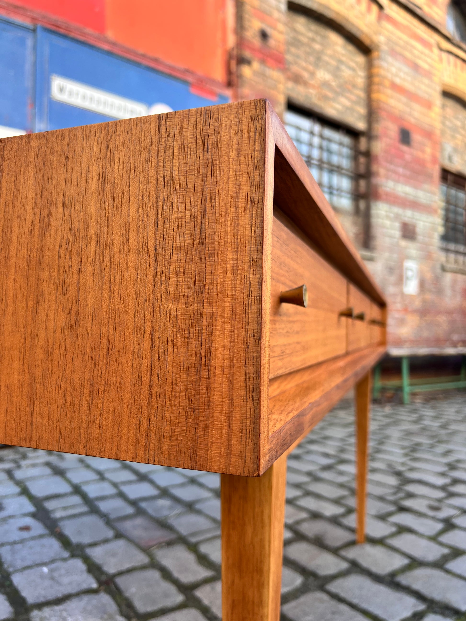 Konsolentisch Nussbaum von WK Möbel