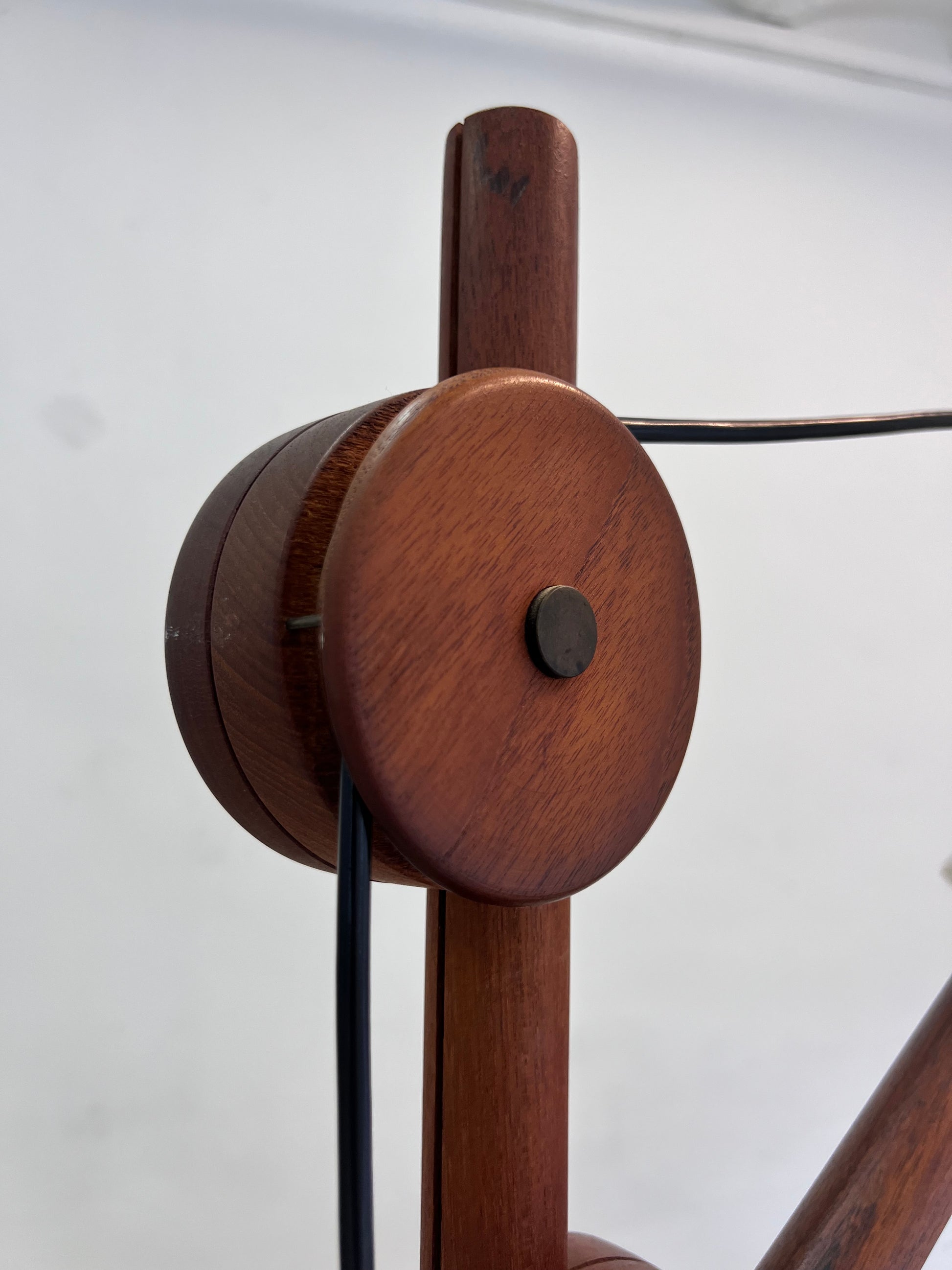 Stehlampe mit verstellbarem Arm & Gegengewicht aus Dänemark