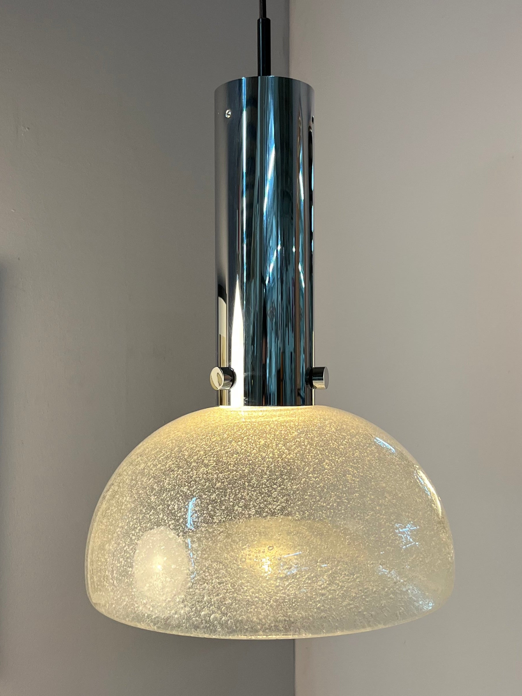 Große Hängelampe Chrom Eisglas von Herbert Proft für Glashütte Limburg