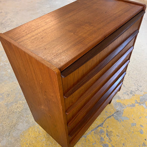 Kommode Teak mit geraden Griffen aus Dänemark