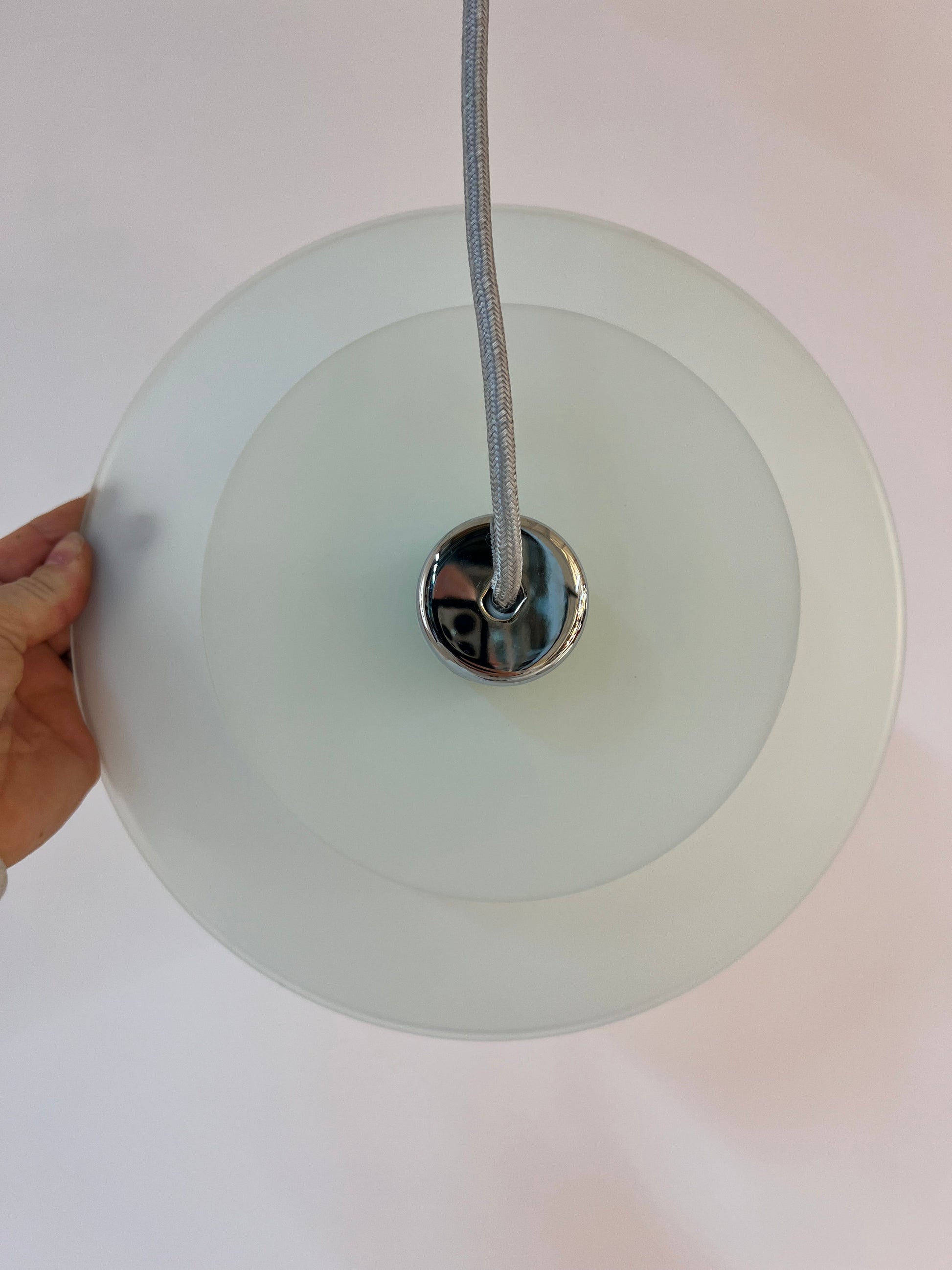 Lamellenlampe Milchglas Chrom aus Dänemark