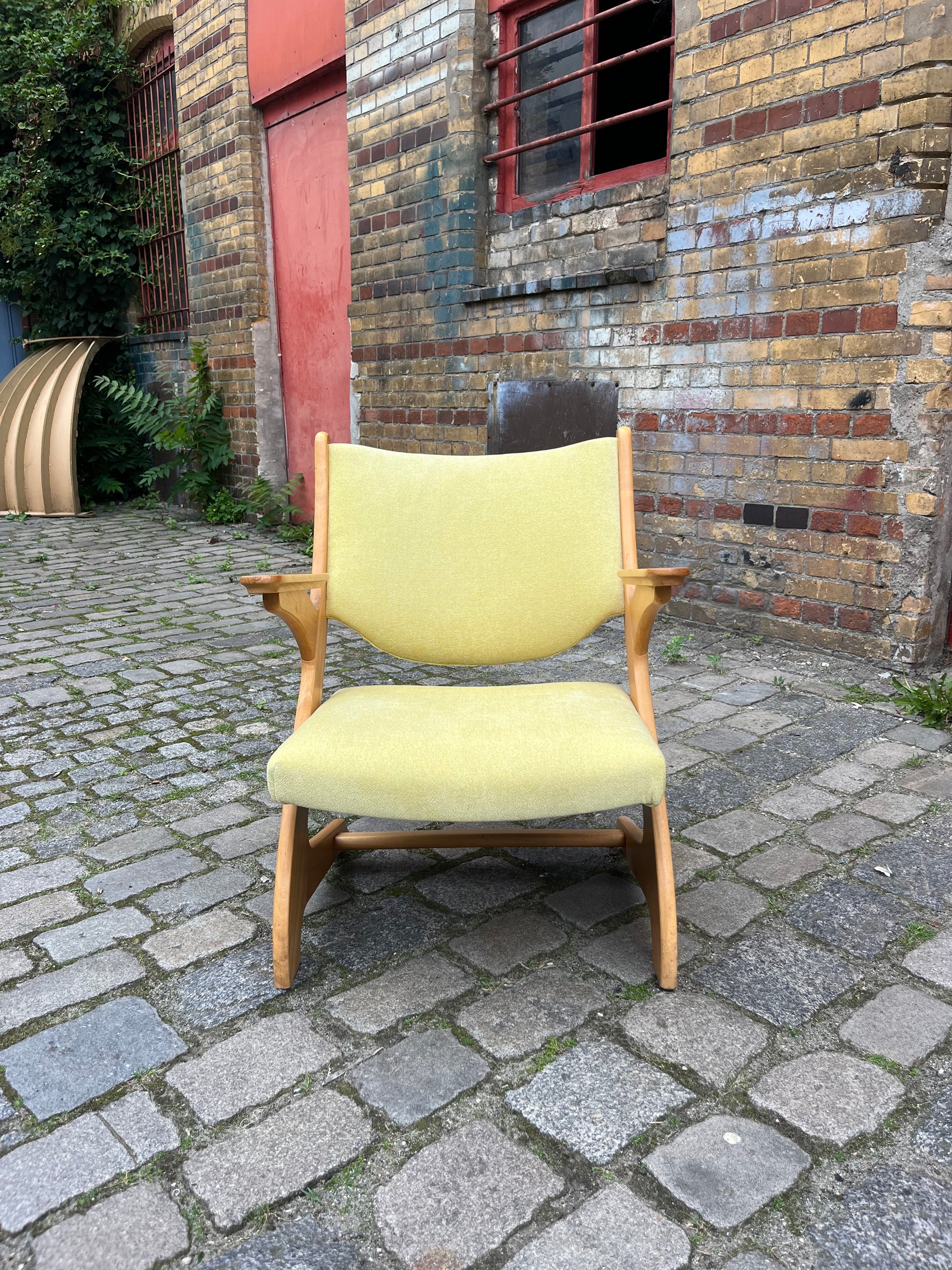 Sessel Z limettengrün neu gepolstert