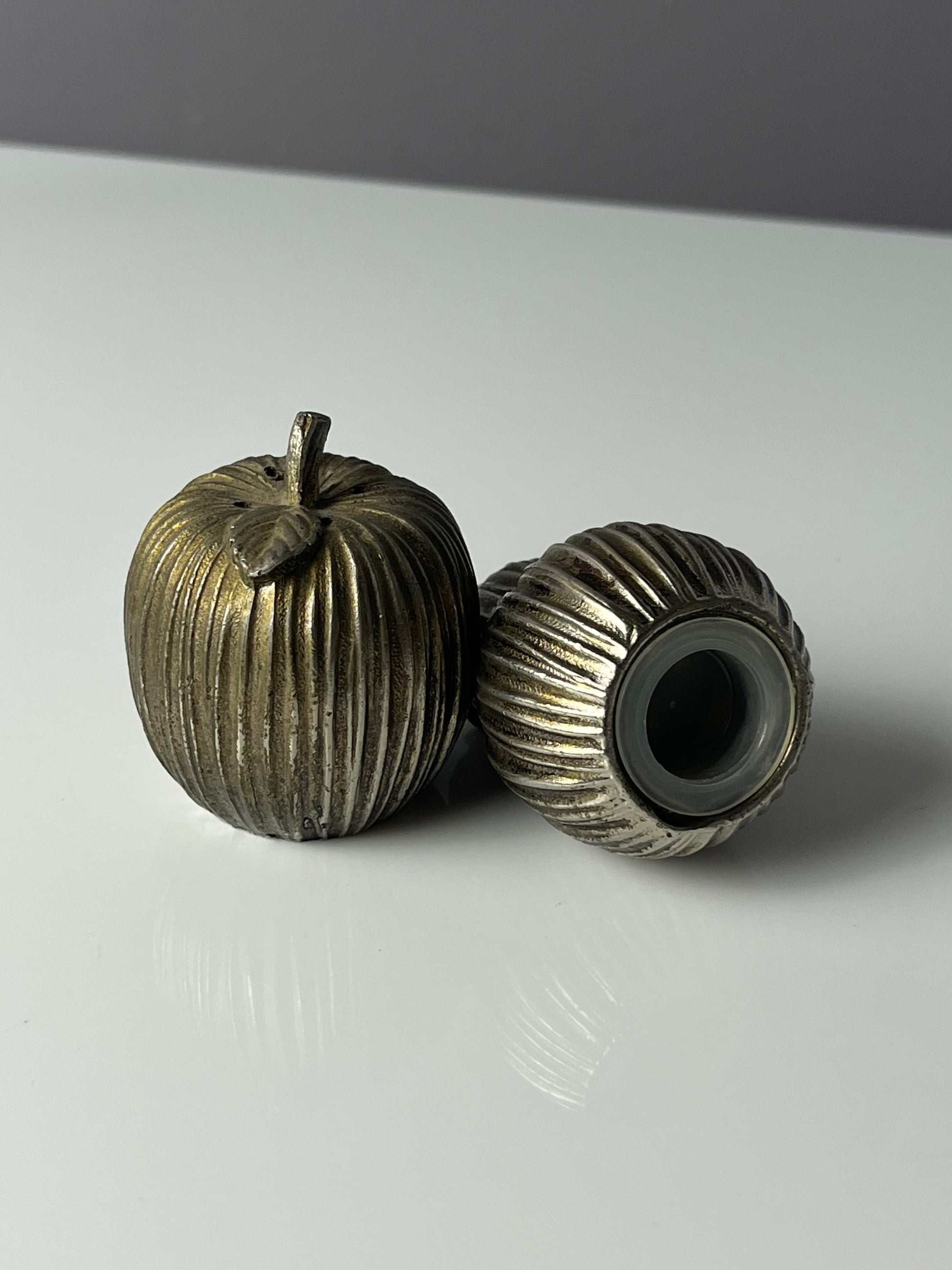 Set: Salz- und Pfefferstreuer Apfel und Birne aus Italien