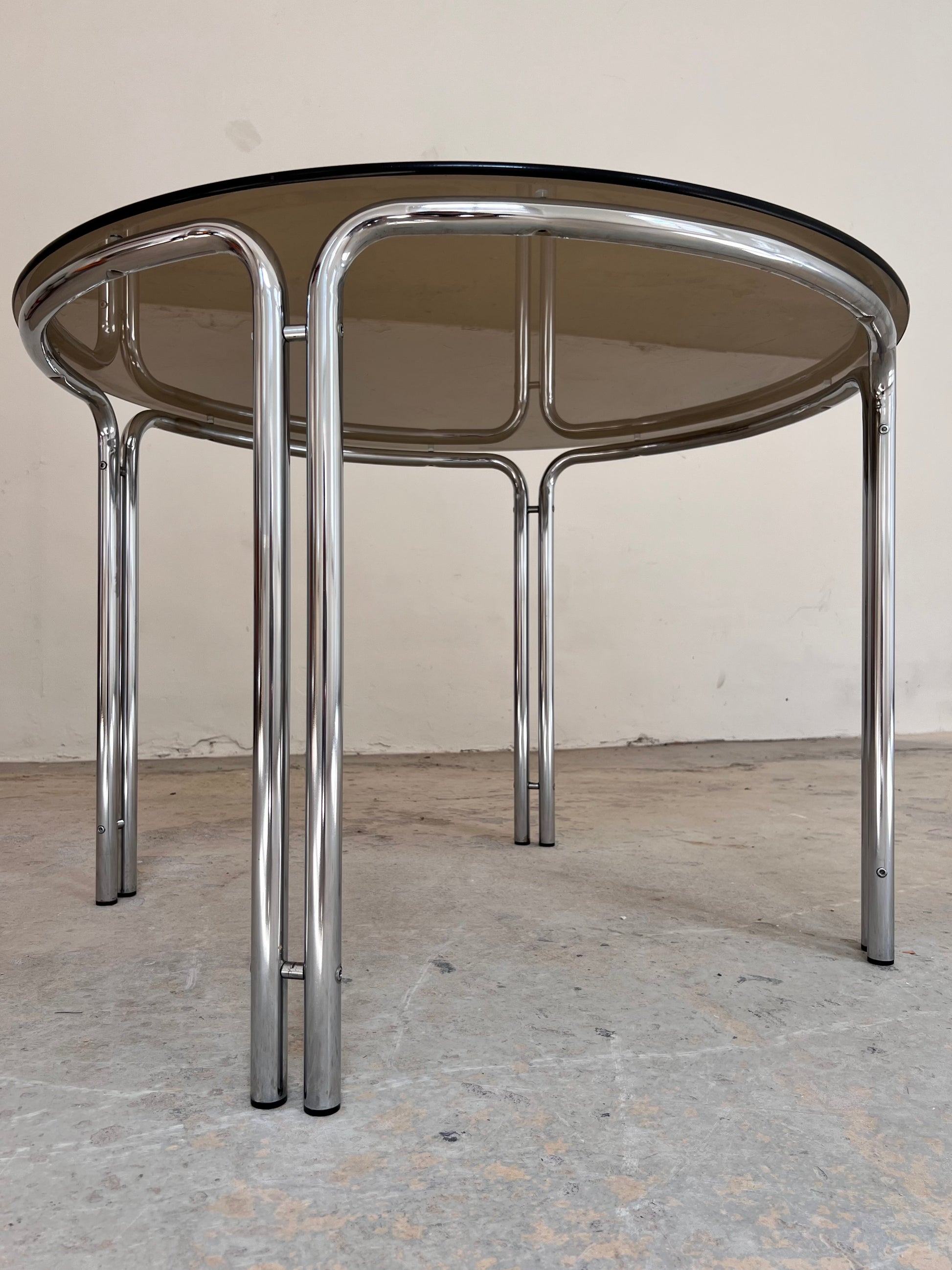 Runder Esstisch Chrom & getöntes Glas
