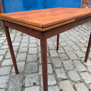 Kleiner, ausziehbarer Esstisch Teak aus Dänemark