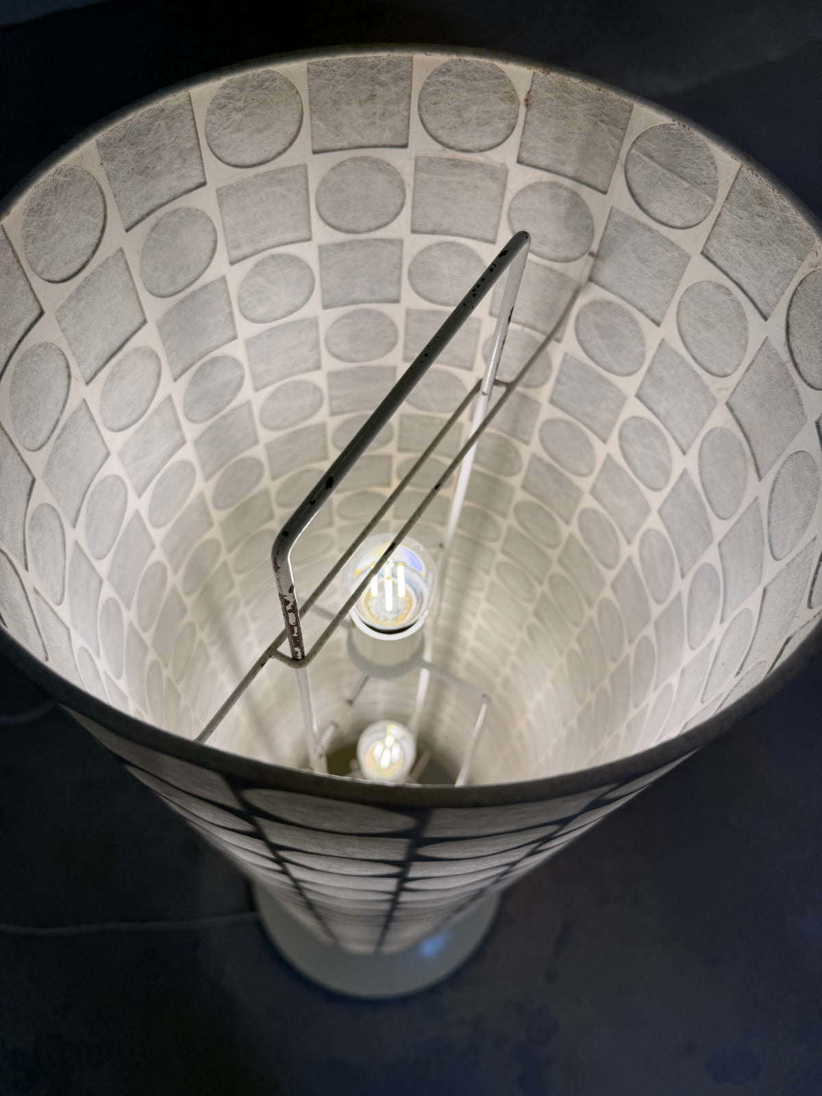 Cocoon-Stehlampe von Goldkant Leuchten
