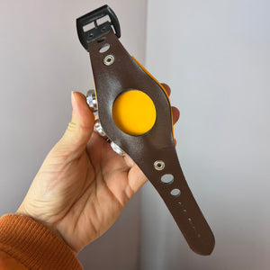 Wandradio in Form einer Armbanduhr