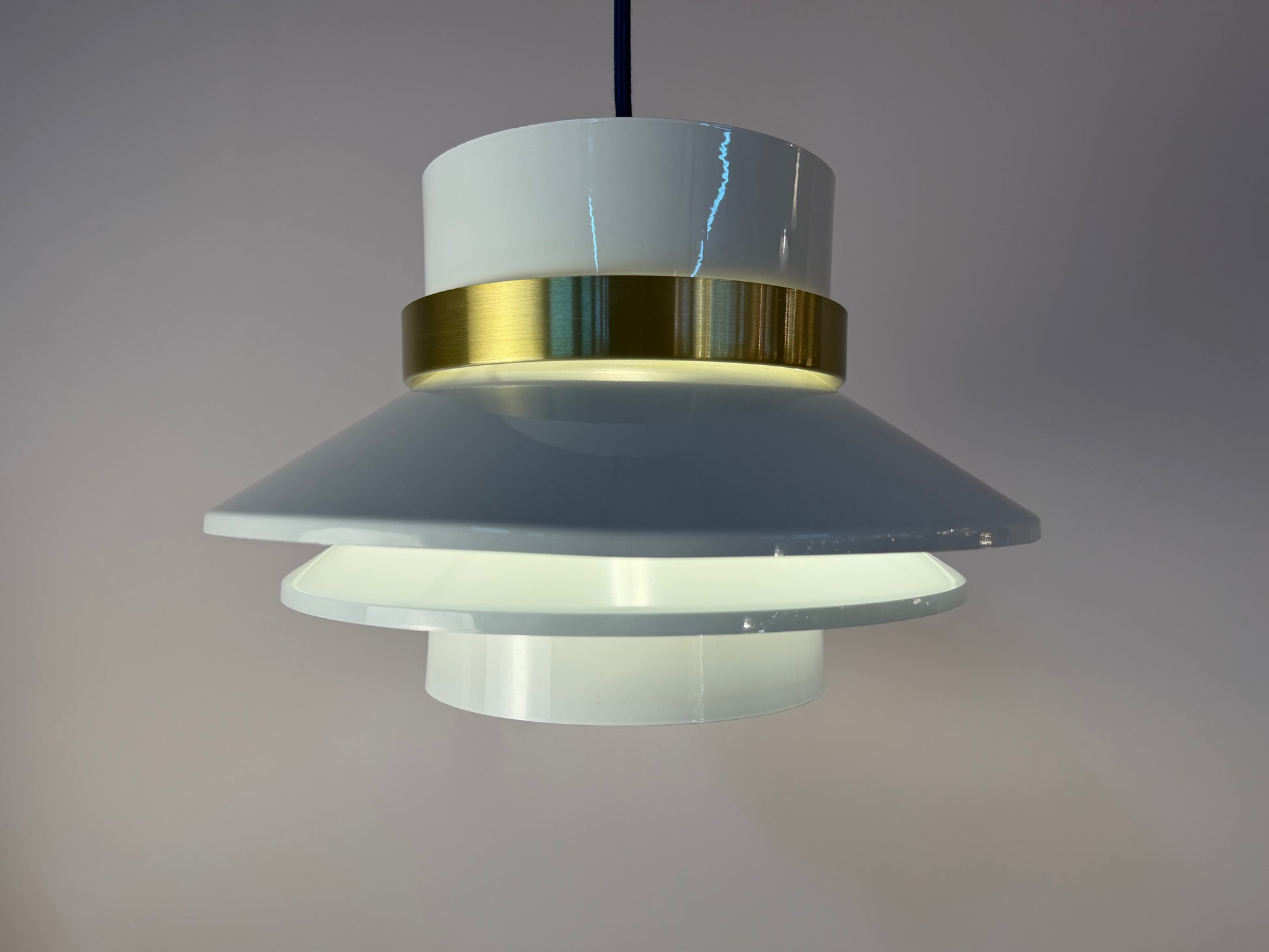 Lamellenlampe Hochglanz weiß Messing aus Dänemark