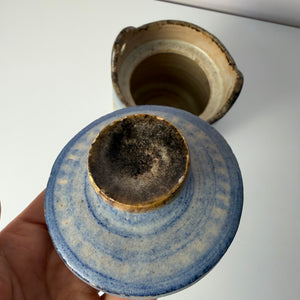 Vorratsdose blau Keramik mit eingeprägtem Muster aus Dänemark
