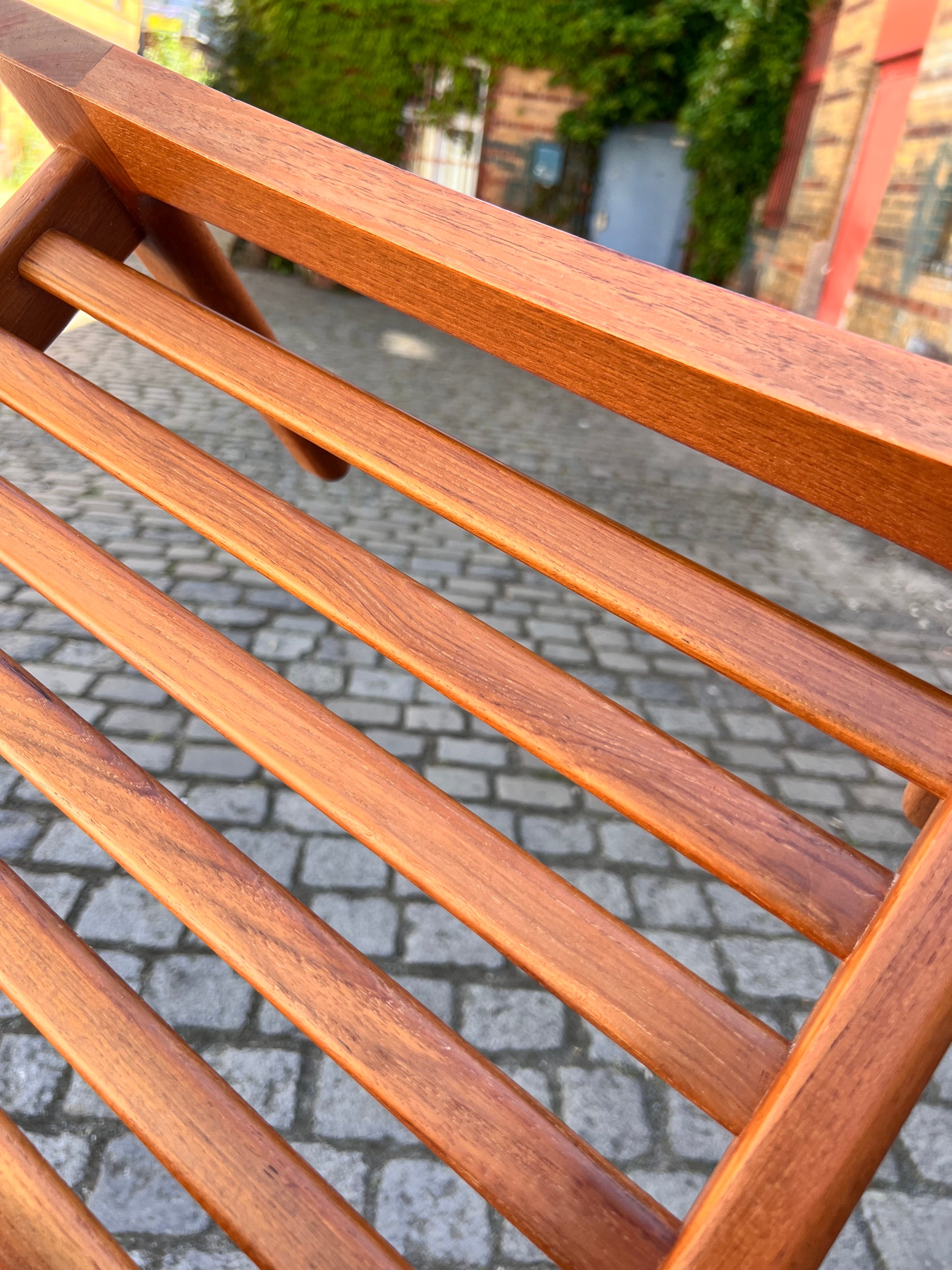 Hocker mit Lederkissen von Hans J. Wegner