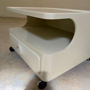 Nachtschrank / Beistelltisch weiß auf Rollen von OPAL Möbel