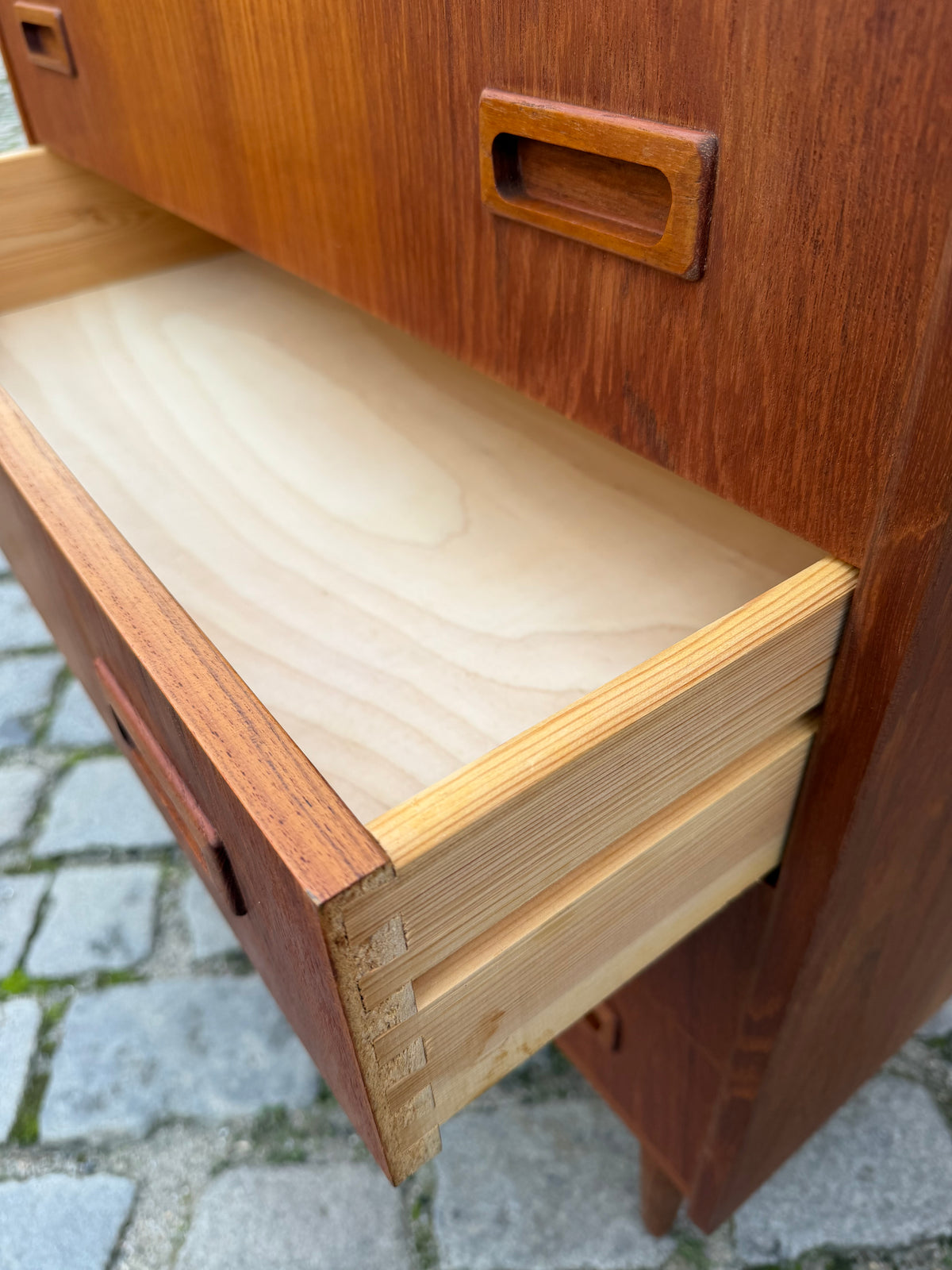 Kommode Teak mit Schloss aus Dänemark