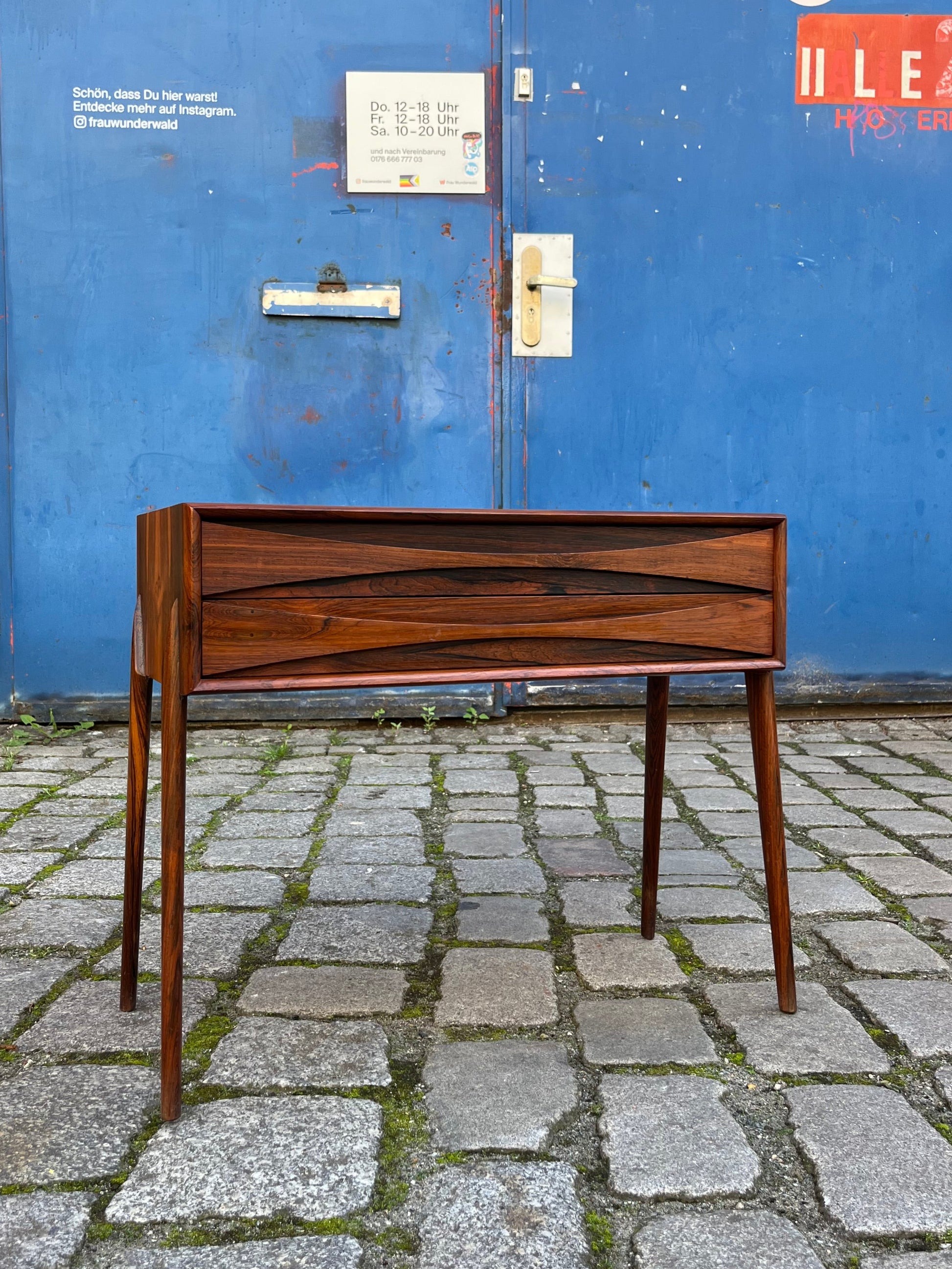 Beistelltisch Modell 6835  Palisander von Rimbert Sandholt für Glas & Trä