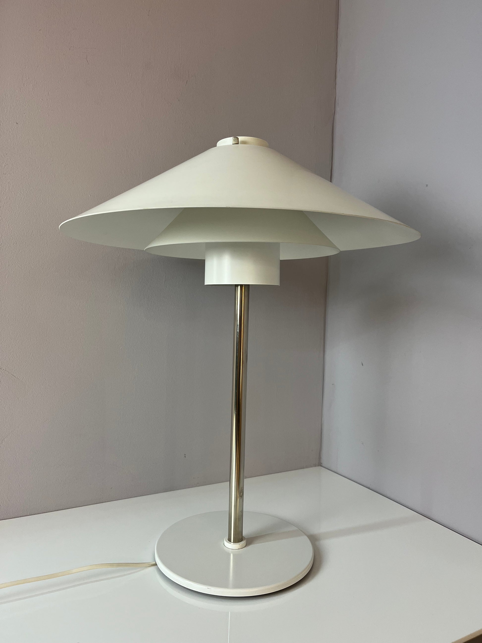Tischlampe Trapez weiß orange von Christian Hvidt für Nordisk Solar