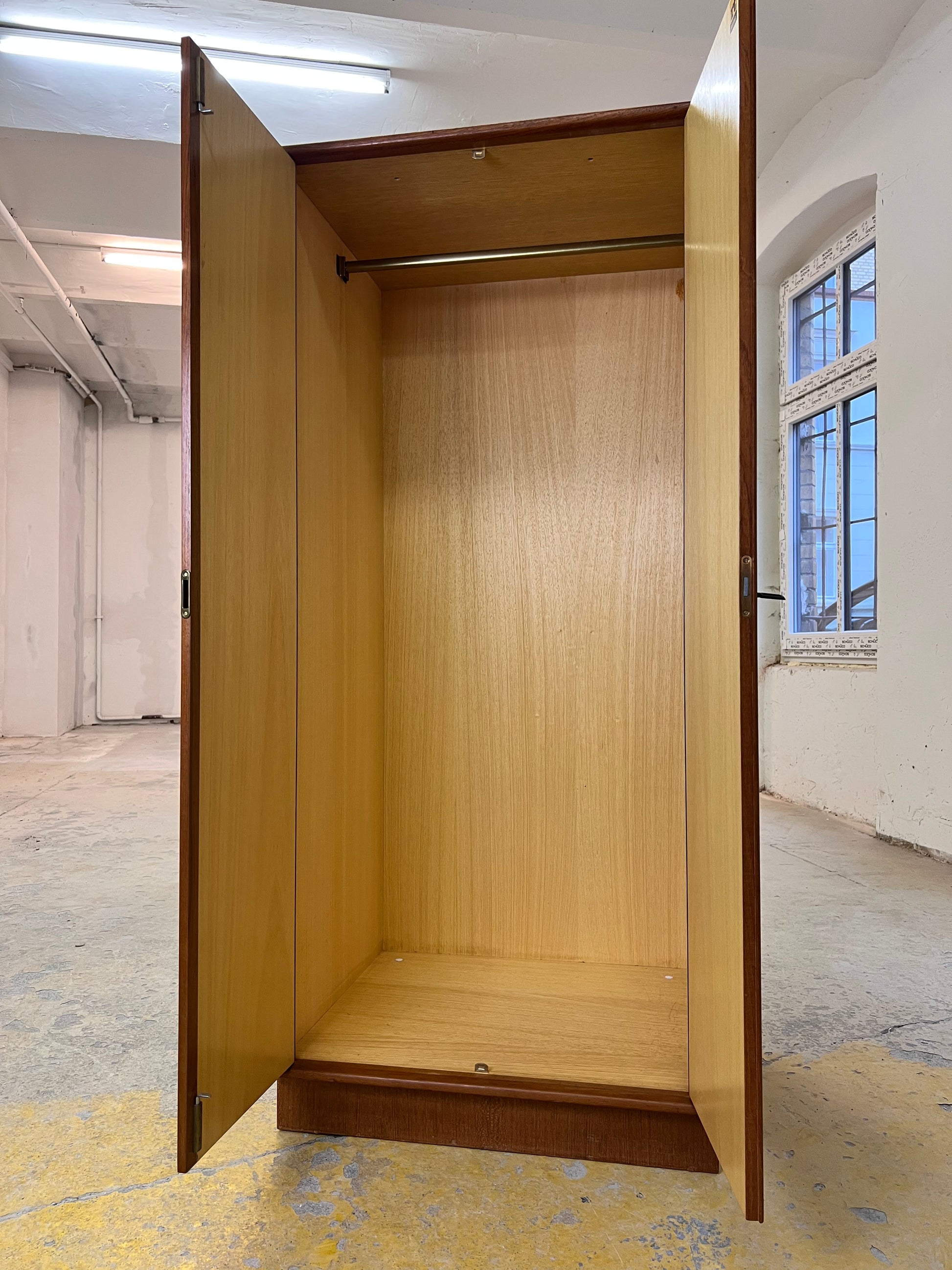 Kleiderschrank Typ 2994 Teak von rt Möbel