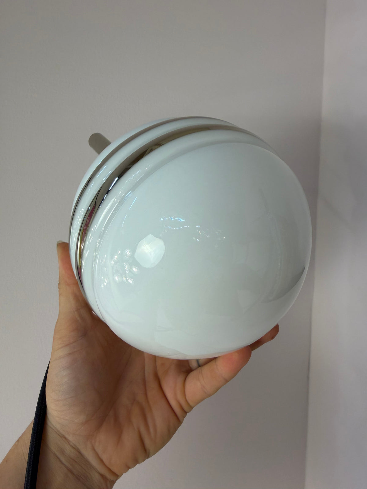 Kugellampe weiß silber Glas