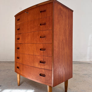 Halbrunde Kommode Teak mit Schloss aus Dänemark
