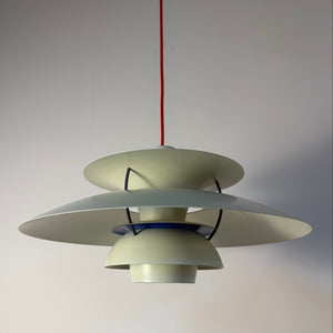 Lamellenlampe PH5 weiß von Poul Henningsen für Louis Poulsen