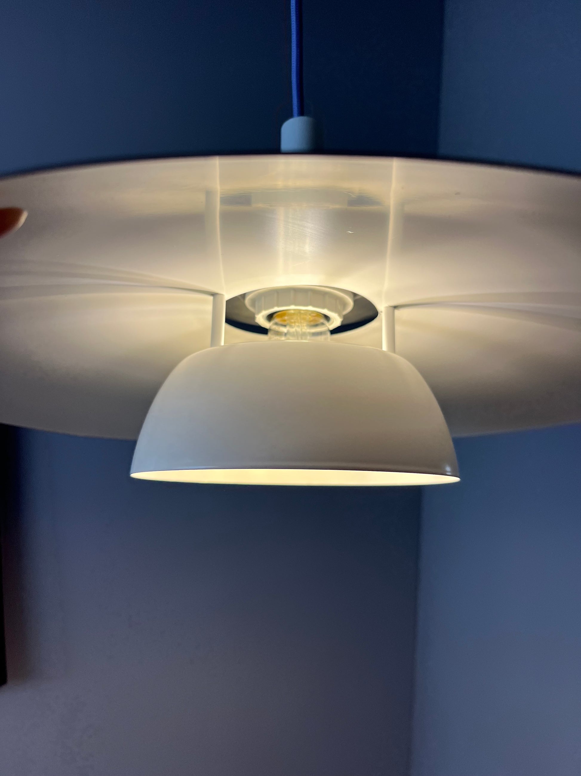 Lamellenlampe silber weiß aus Dänemark