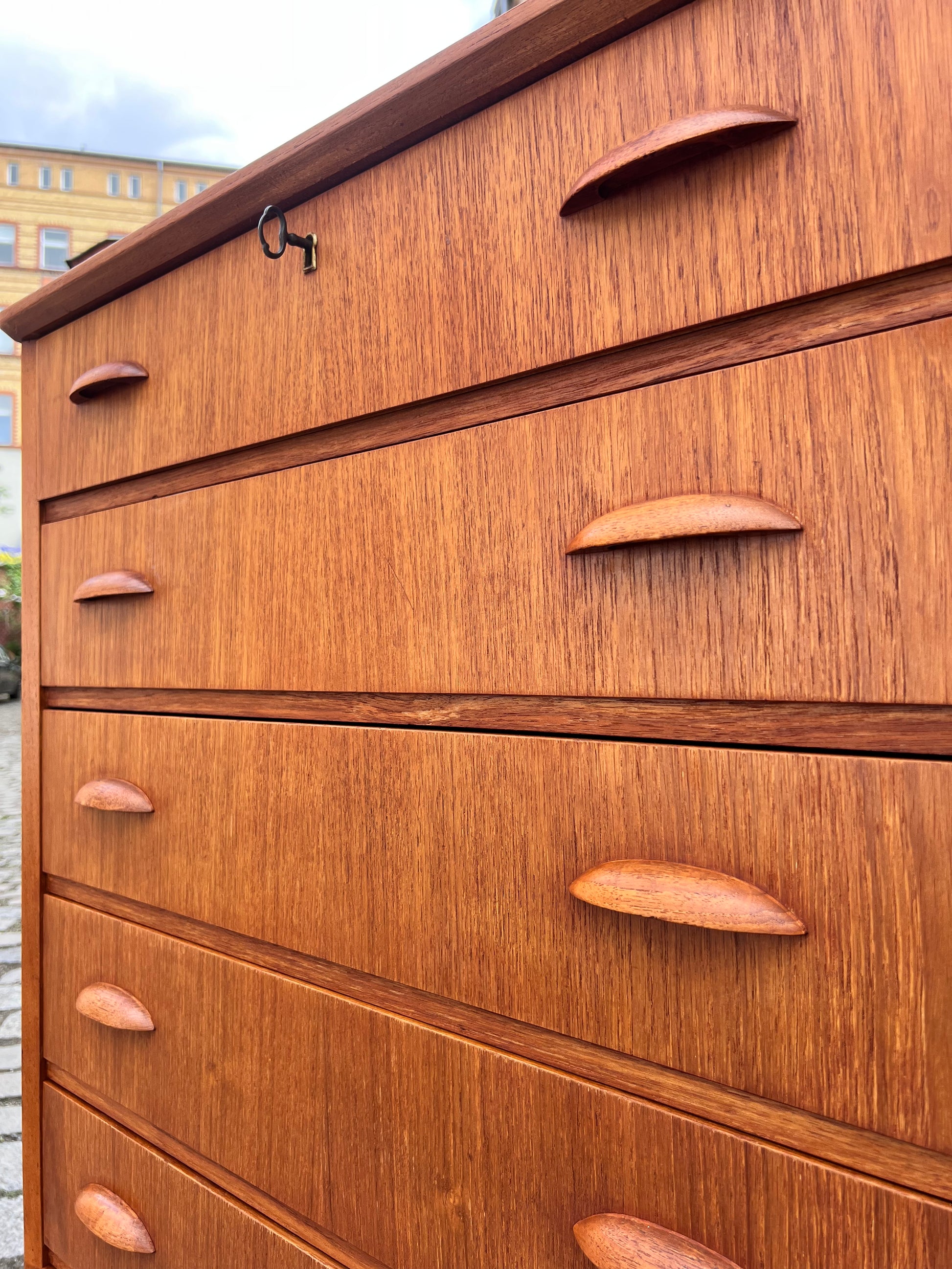 Kommode Teak mit Muschelgriffen aus Dänemark