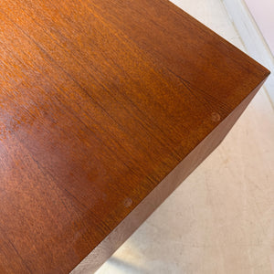 Kleines Lowboard Teak mit neuen Füßen von Riestenpatt
