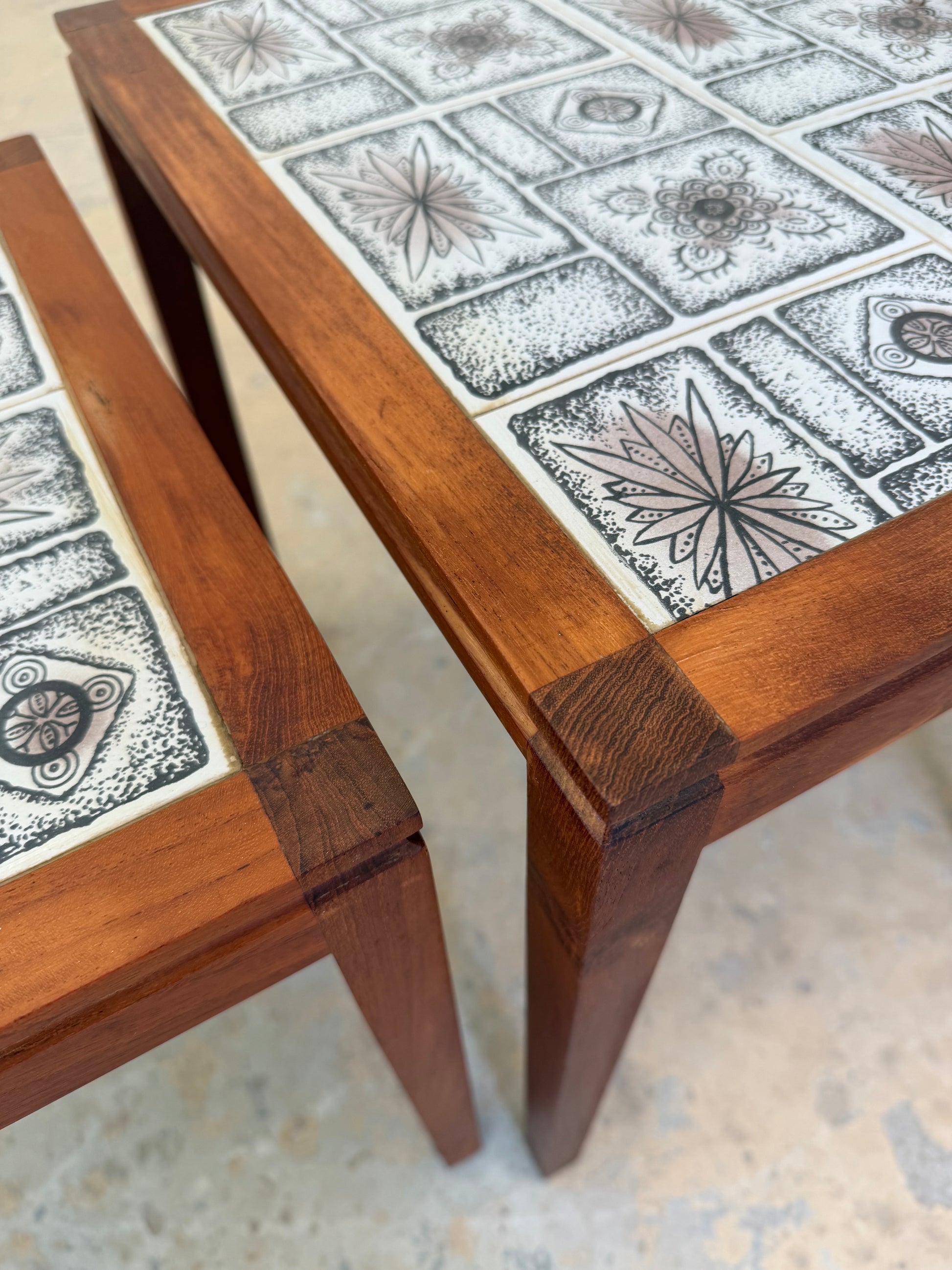 Set: 3 Satztische Teak & Fliesen aus Dänemark