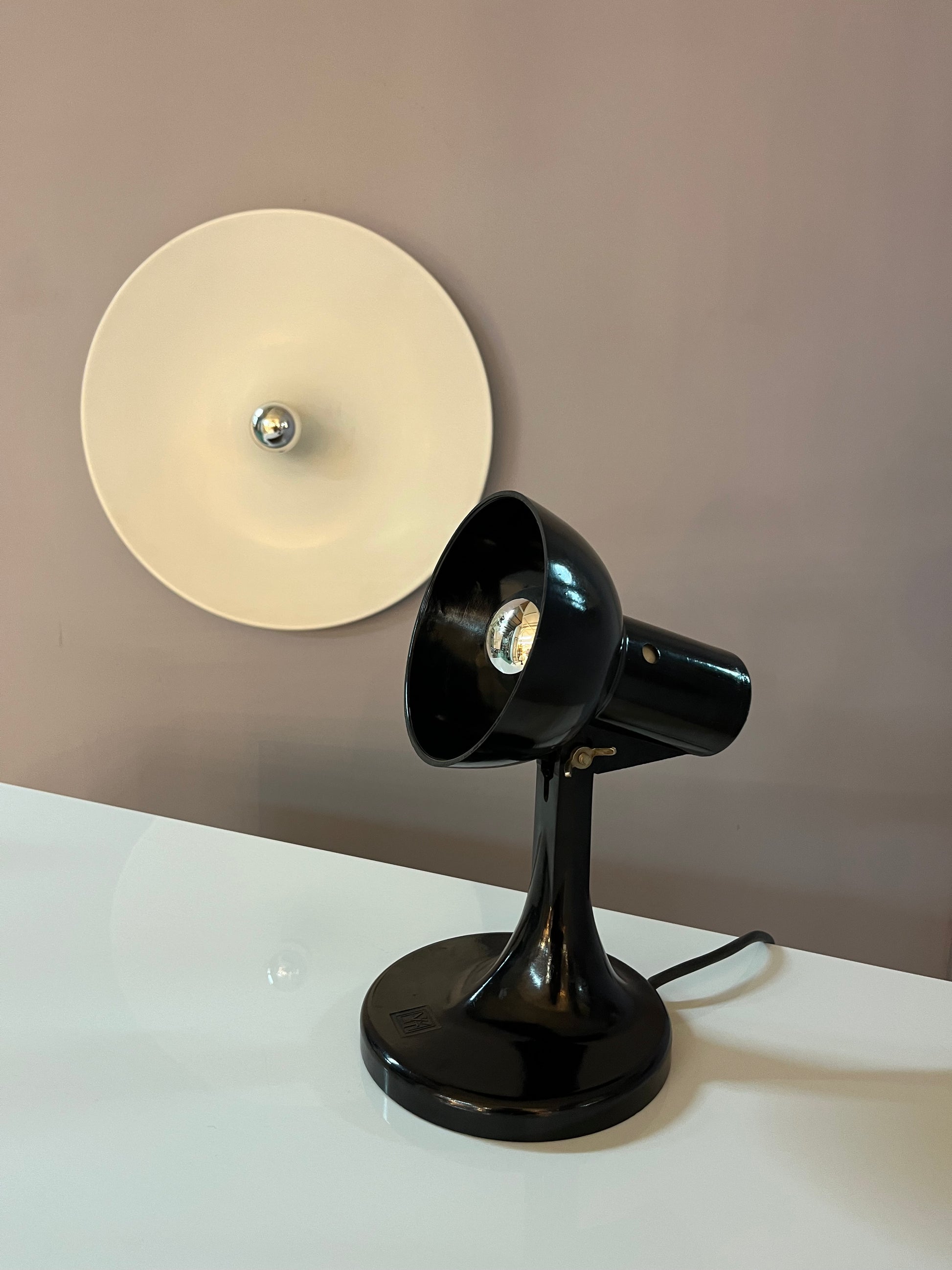 Tischlampe schwarz Bakelit von PGH