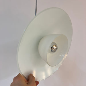 Lamellenlampe Milchglas Chrom aus Dänemark