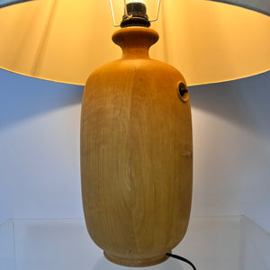 Tischlampe creme Massivholz von Dyrlund