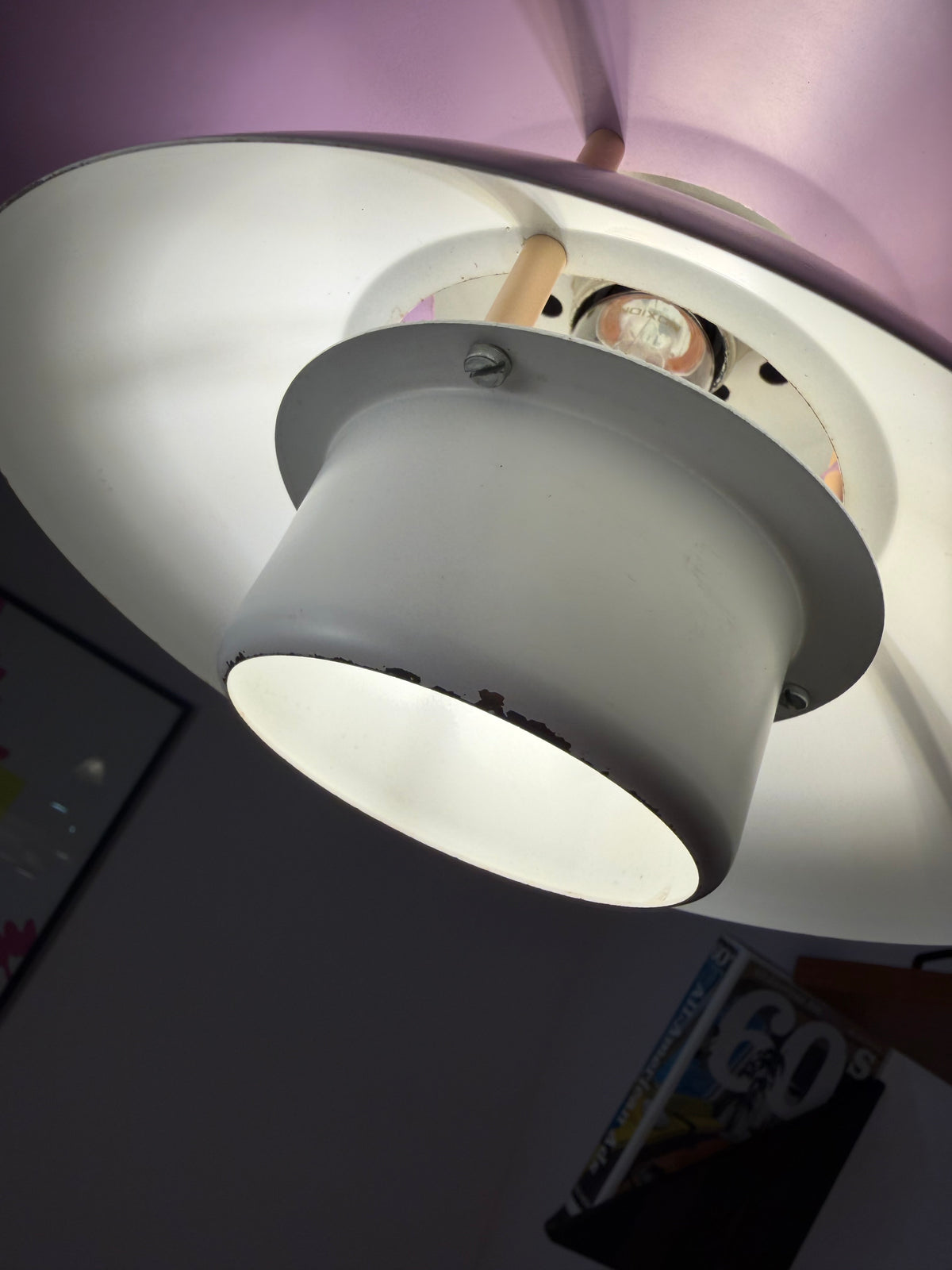Lamellenlampe weiß lila von Formlight