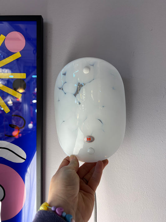 Wandlampe weiß Glas von EL Light aus Dänemark