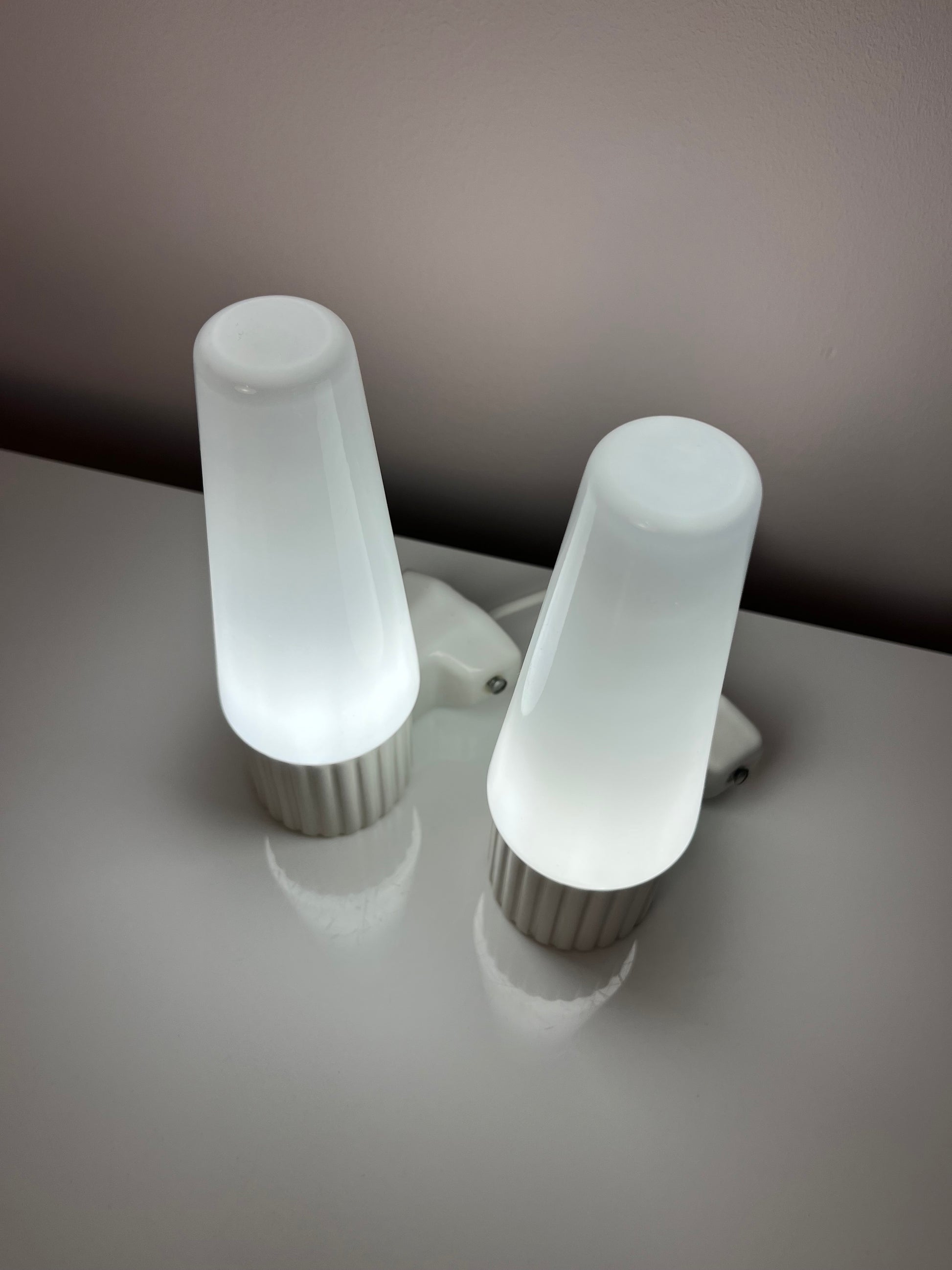 Set: 2x Wandlampe Modell 6020 weiß von Sigvard Bernadotte für Ifö