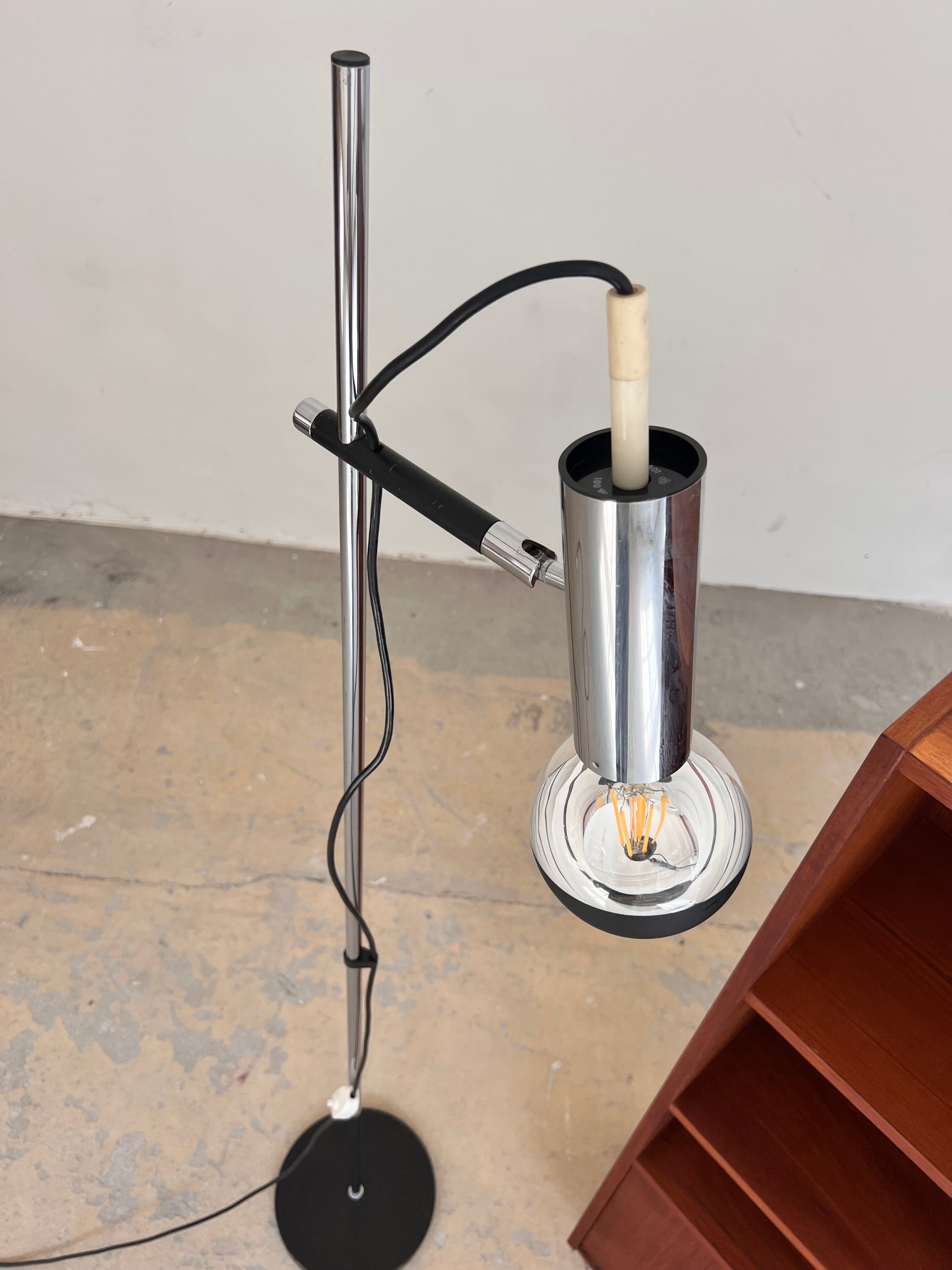 Stehlampe Chrom von STAFF