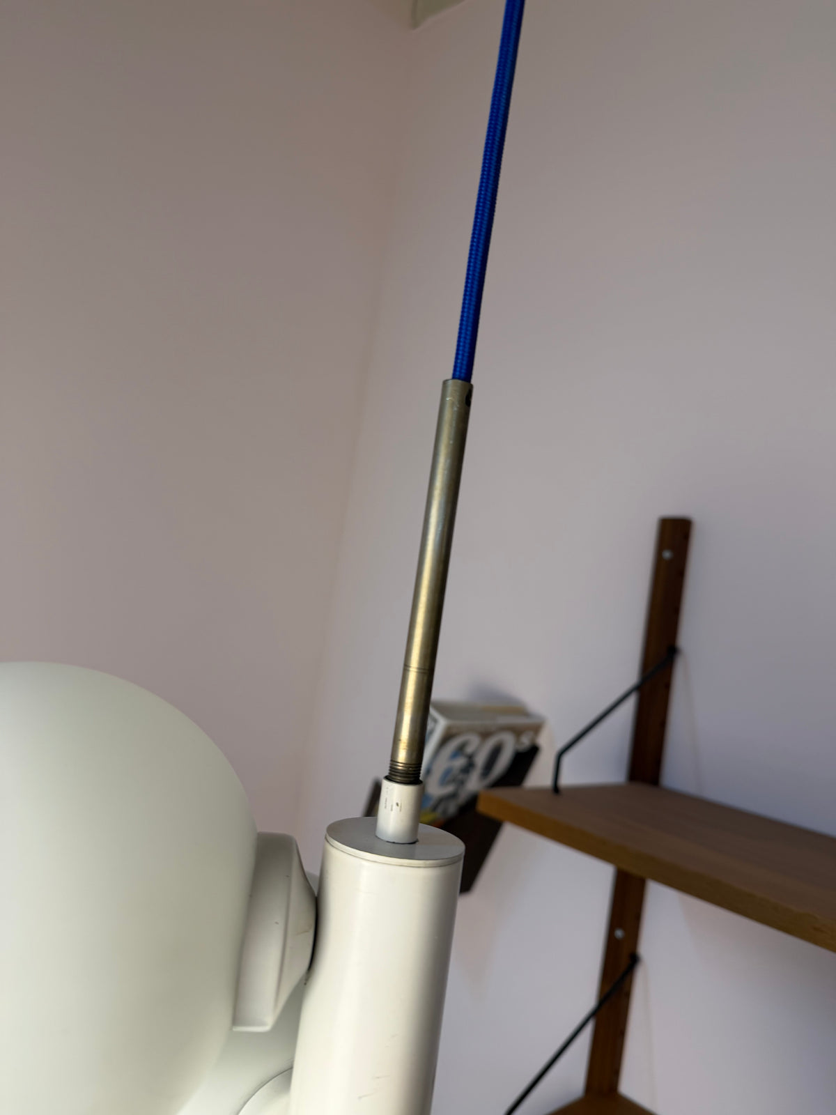 Hängelampe weiß mit 5 Opalkugeln