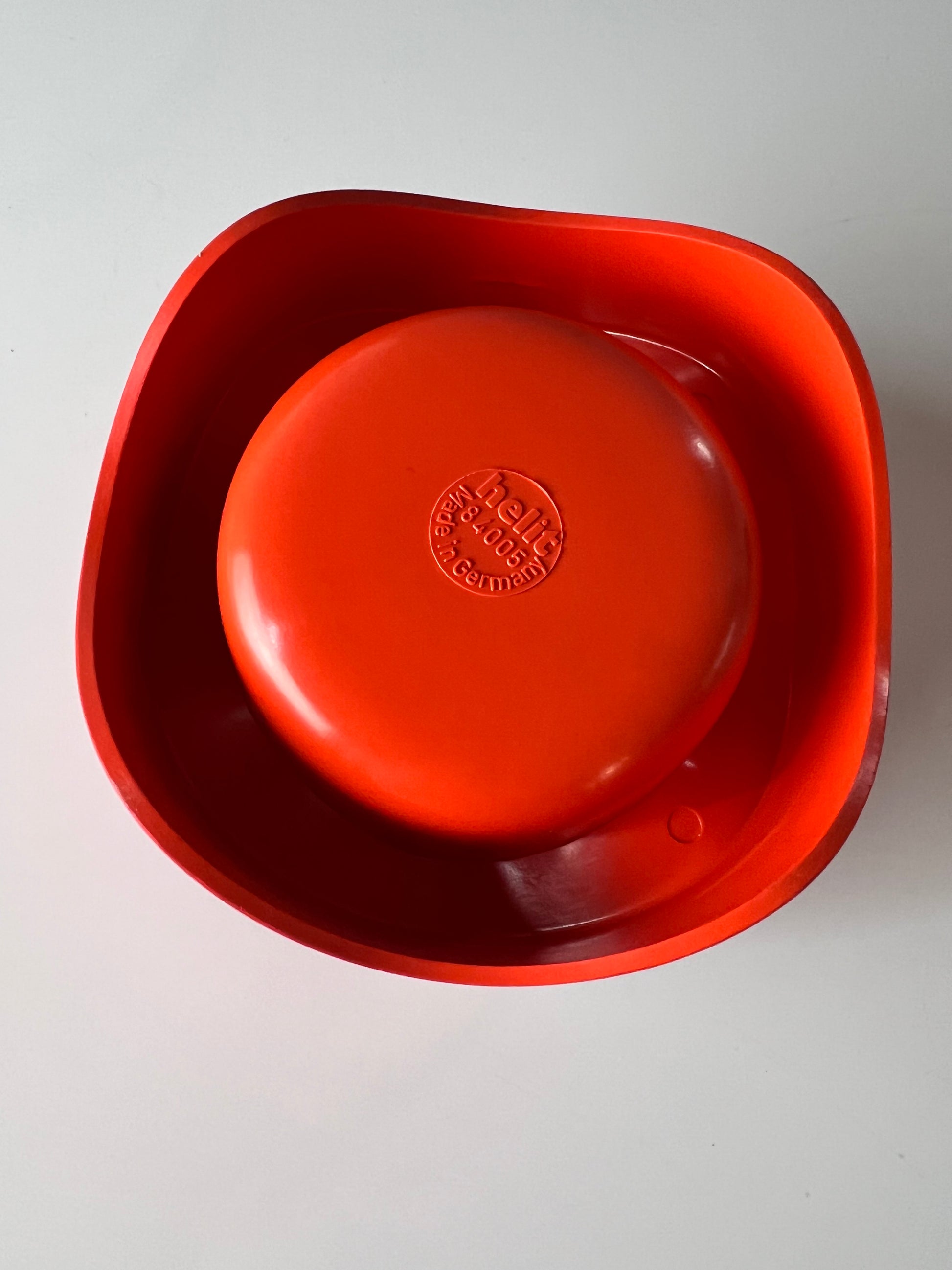 Set: 2 Aschenbecher orange rot von Walter Zeischegg für Helit