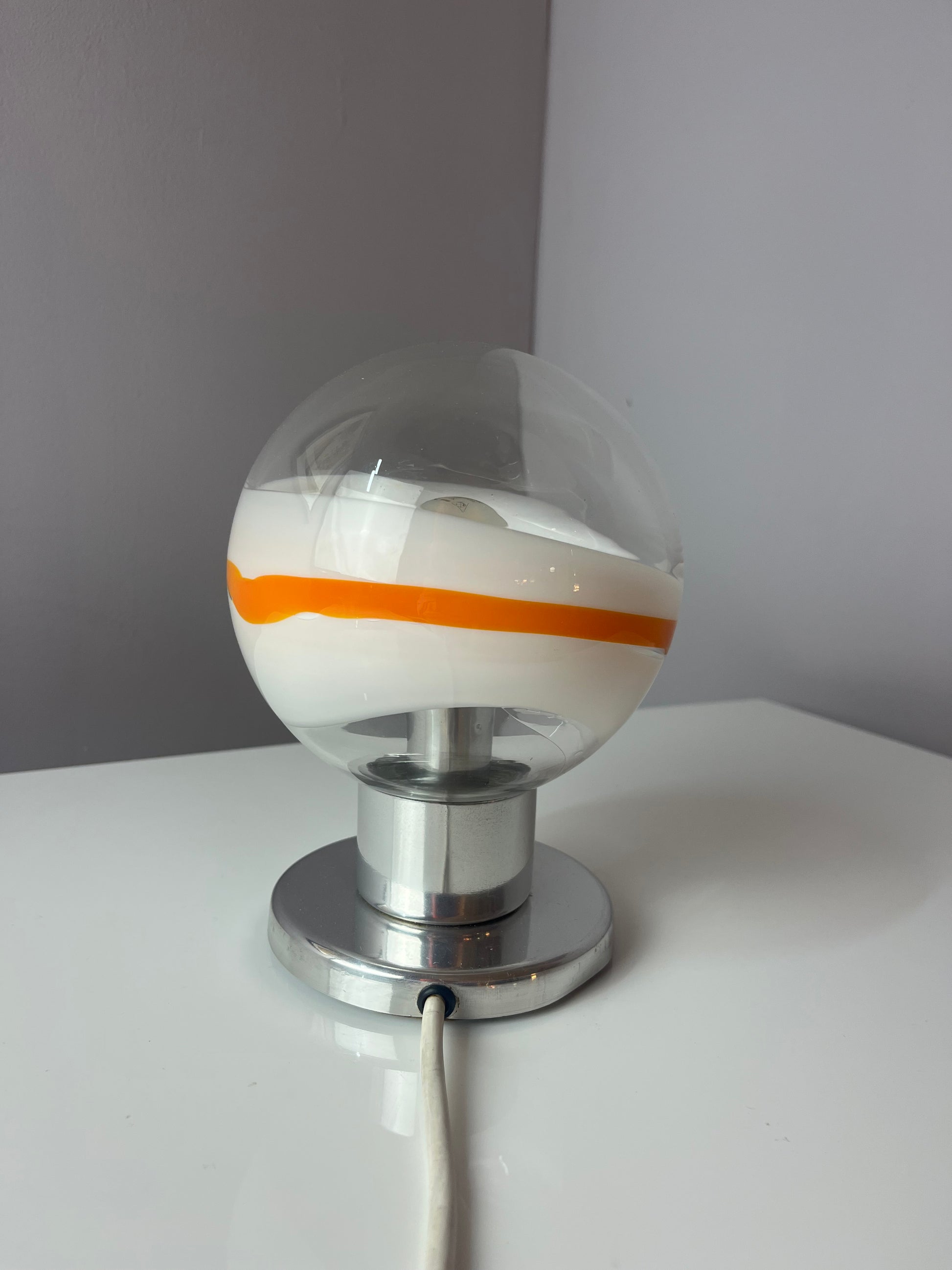 Tischlampe weiß orange Glas Chrom von Doria