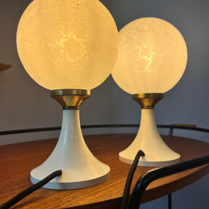 Set: 2x Nachttischlampe mit Tulipfuß