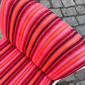 Sessel 70er pink gestreift