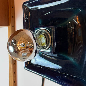 Quadratische Wandlampe blau Keramik von Hustadt Leuchten