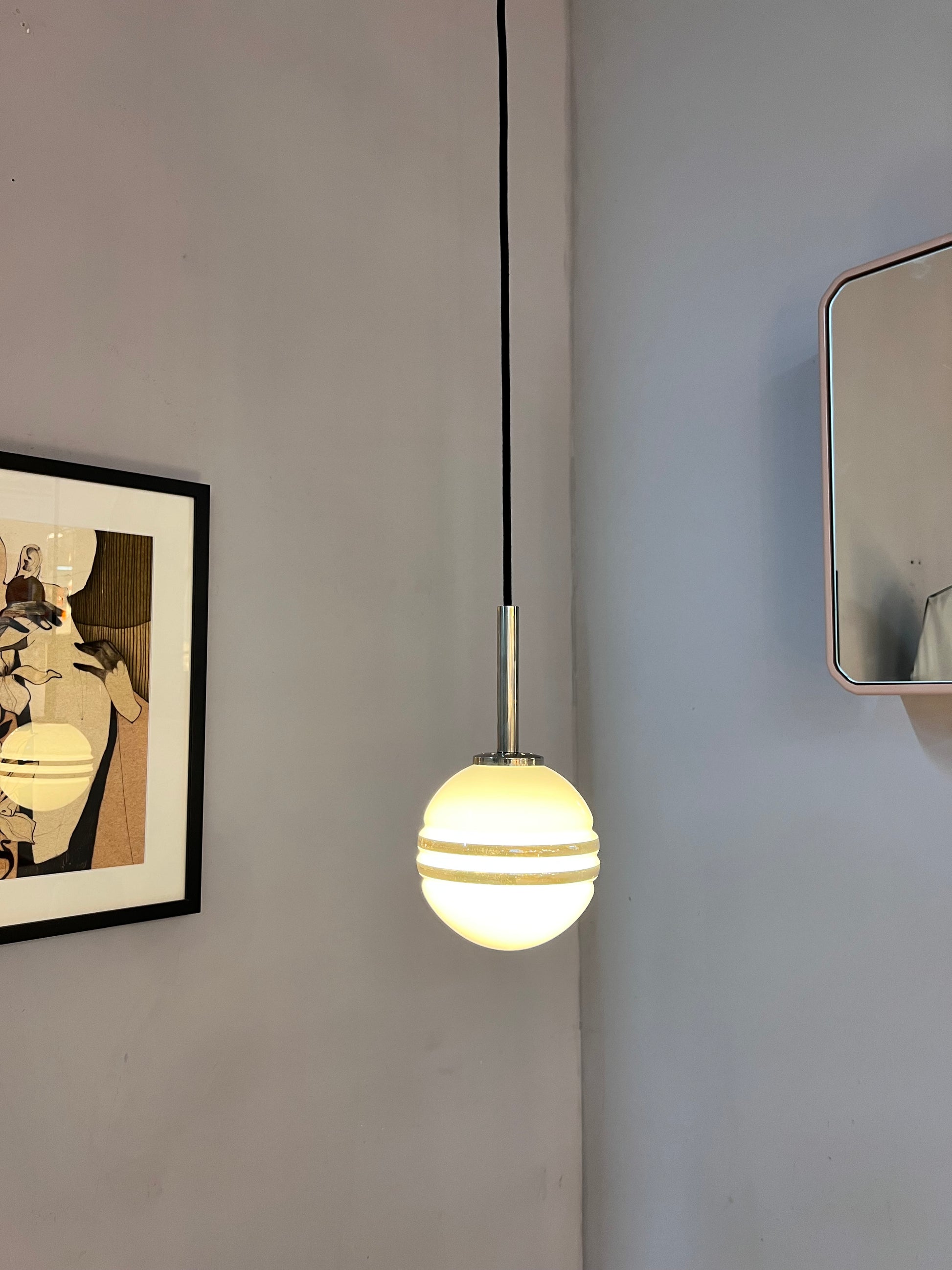Kleine Kugellampe weiß silber Glas