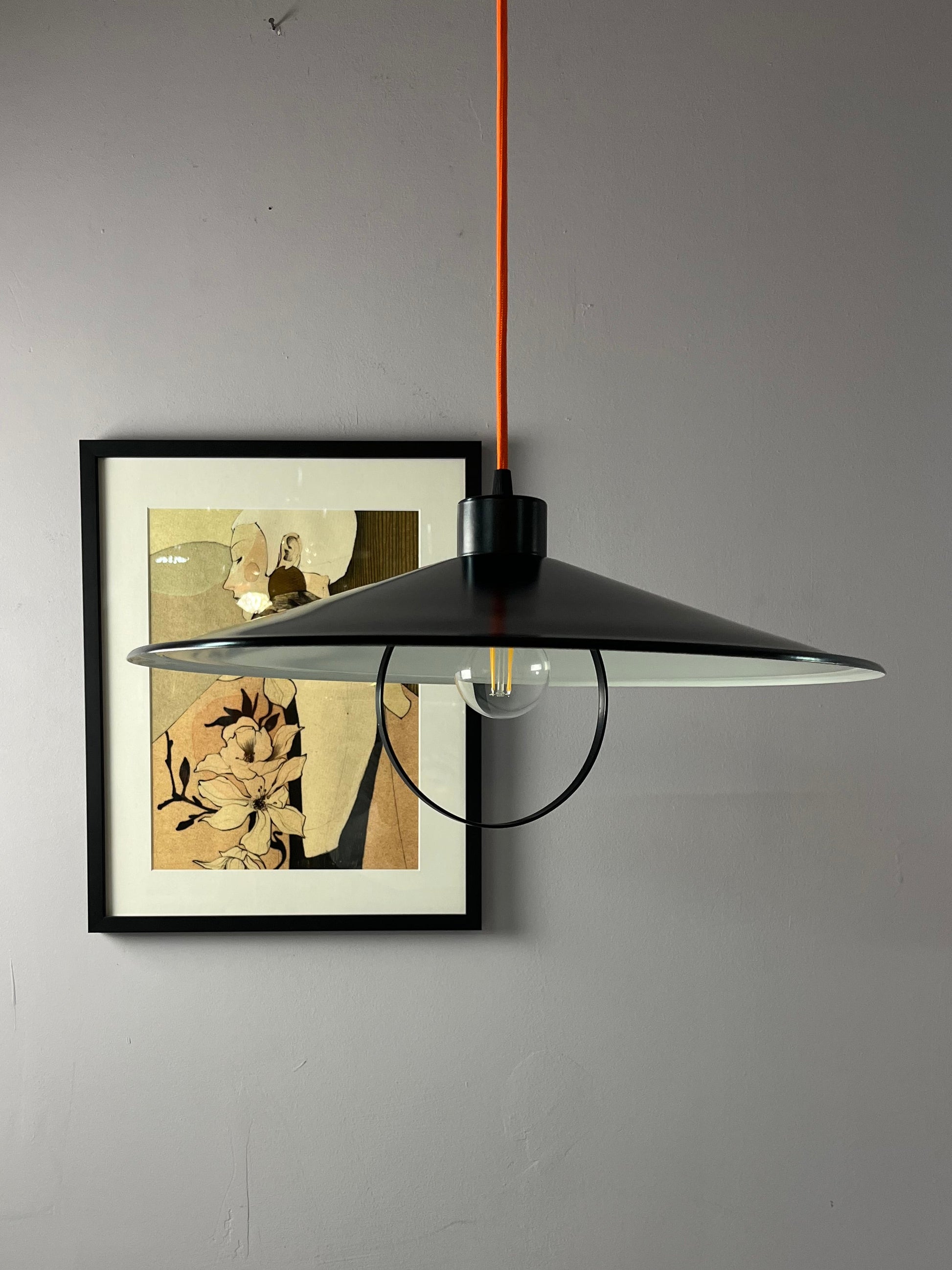 Hängelampe schwarz mit Bügel von Abo Randers