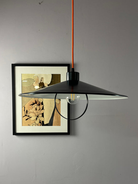 Hängelampe schwarz mit Bügel von Abo Randers