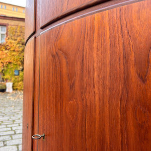 Eckschrank Teak mit Schloss aus Dänemark