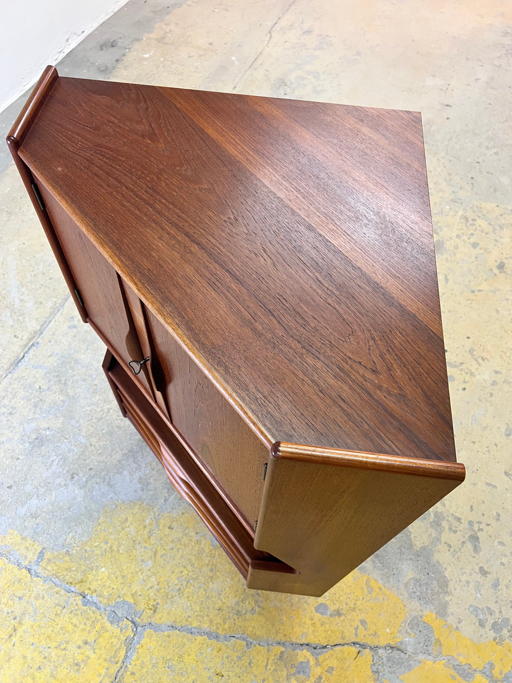 Eckschrank Teak mit Minibar aus Dänemark