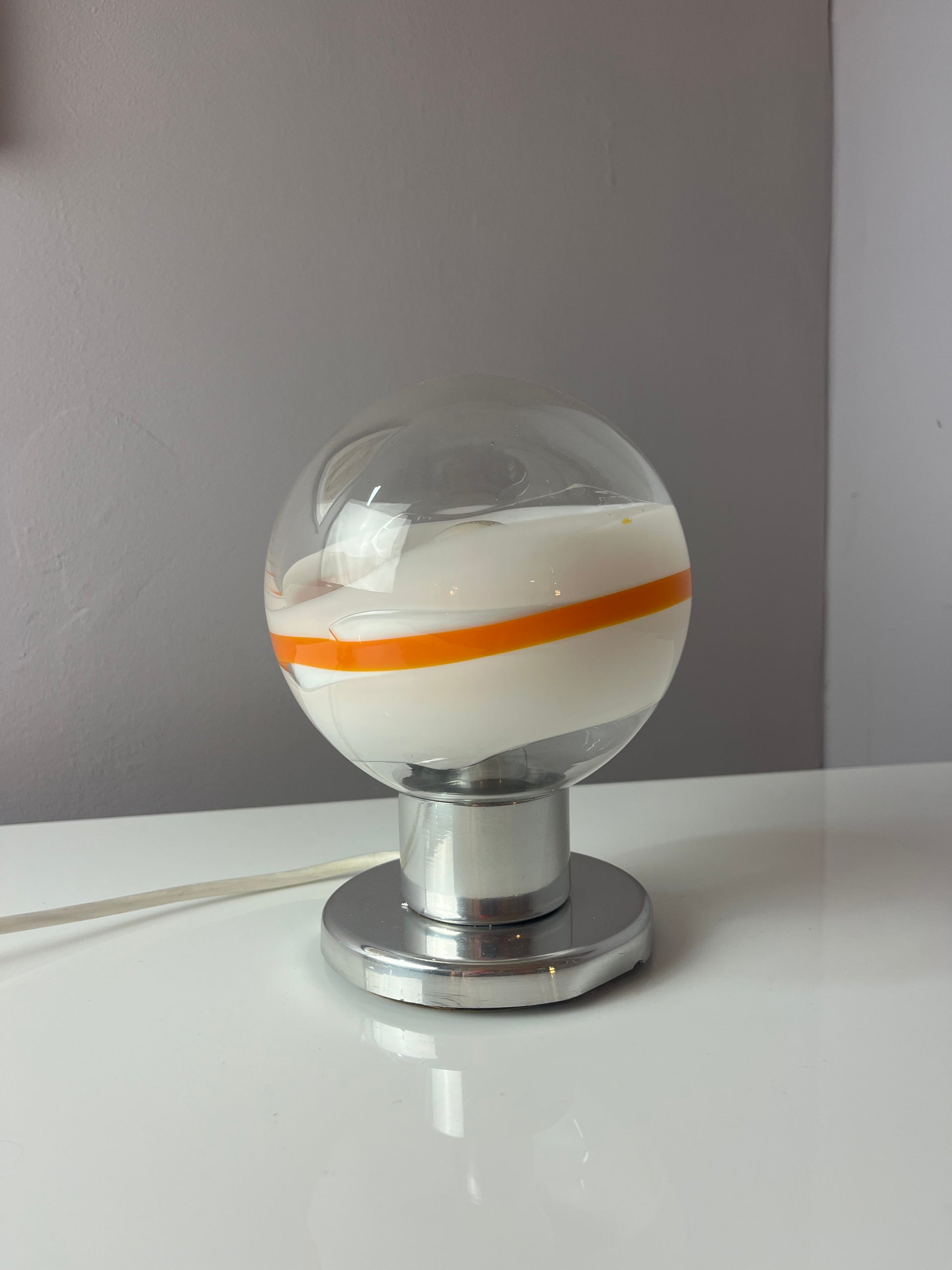 Tischlampe weiß orange Glas Chrom von Doria