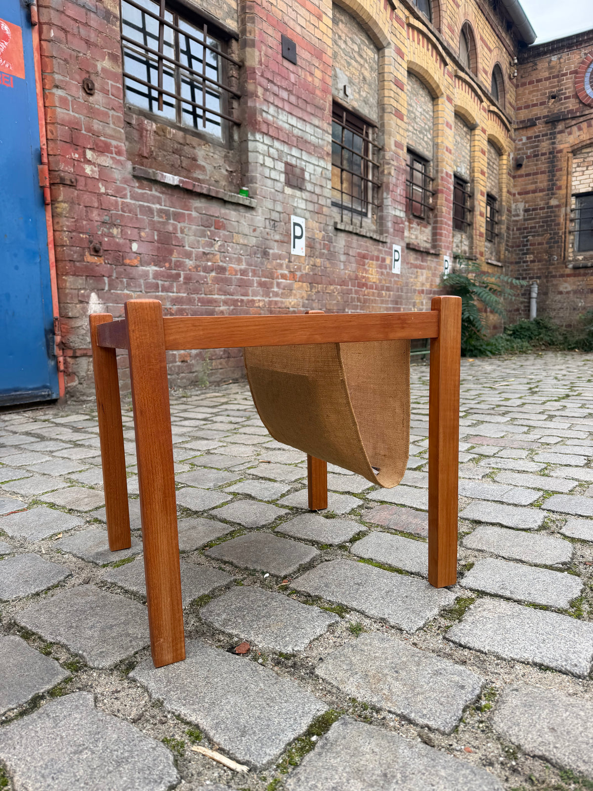 Beistelltisch Teak mit Zeitungsablage & Fliesen aus Dänemark