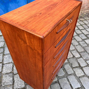 Kommode Teak mit Schloss aus Dänemark
